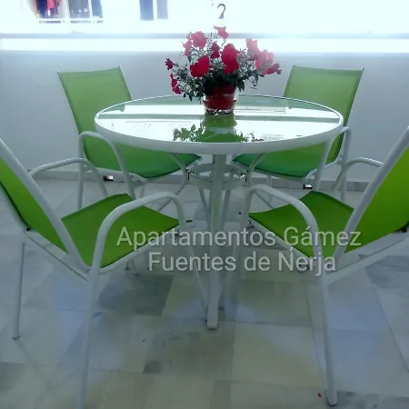 Fuentes De アパート *